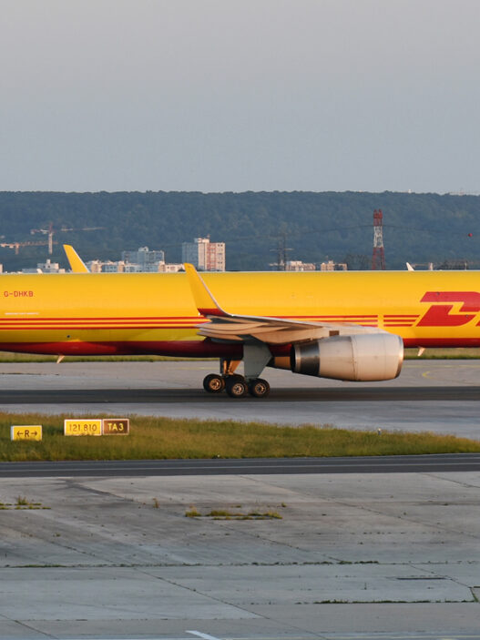 avion dhl